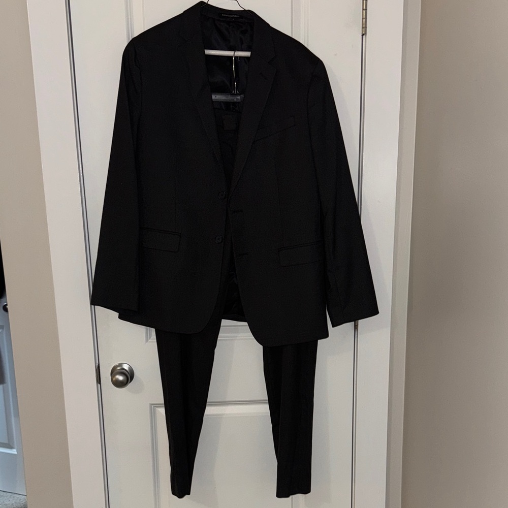 Banana Republic Slim Fit Suit Jacket in Black